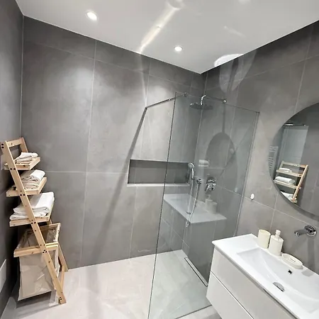 Modern Near Center Apartament