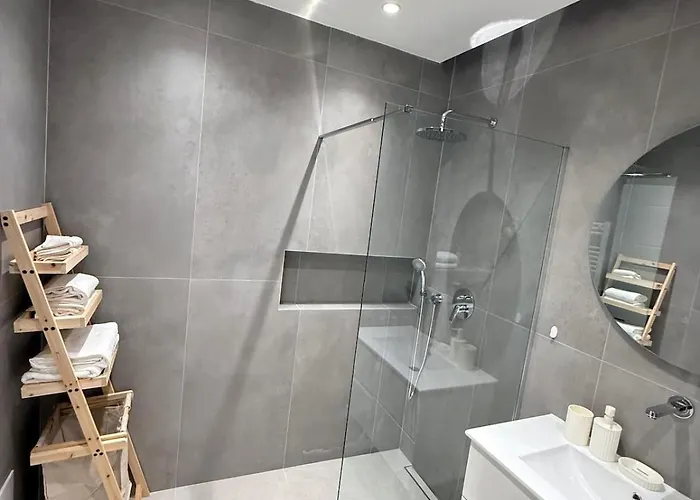 Modern Near Center Appartamento